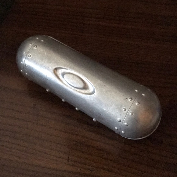 oakley metal case